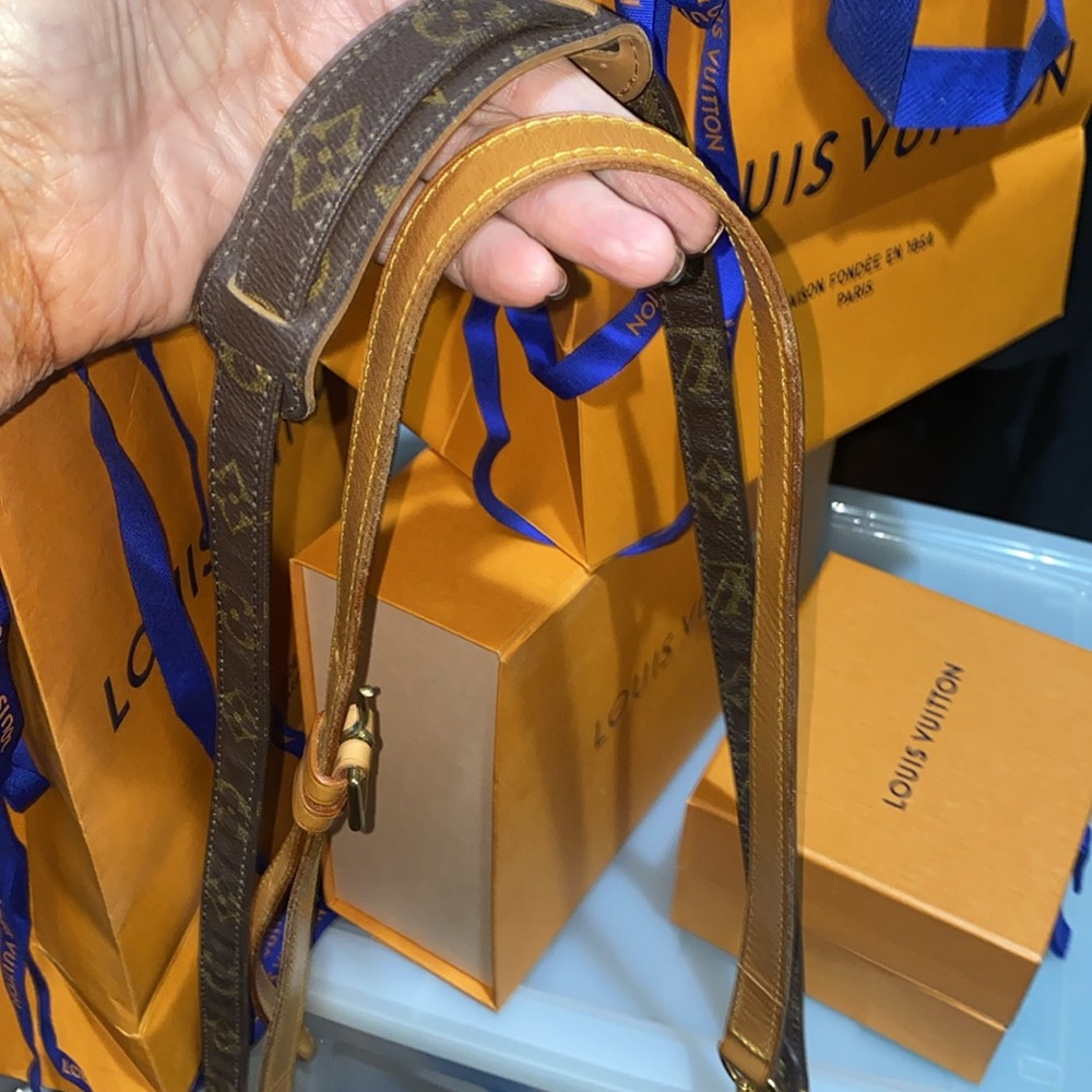 ‼️❌SOLD❌‼️🔥❤️ Louis Vuitton Iconic Monogram Pochette in EUC! Made in France - Picture 12 of 13